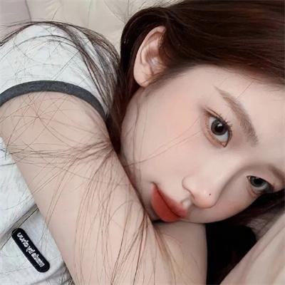 穷养的我租了个富养的她